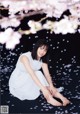 Suzu Hirose 広瀬すず, Shonen Magazine 2019 No.17 (少年マガジン 2019年17号) P12 No.ca4d40